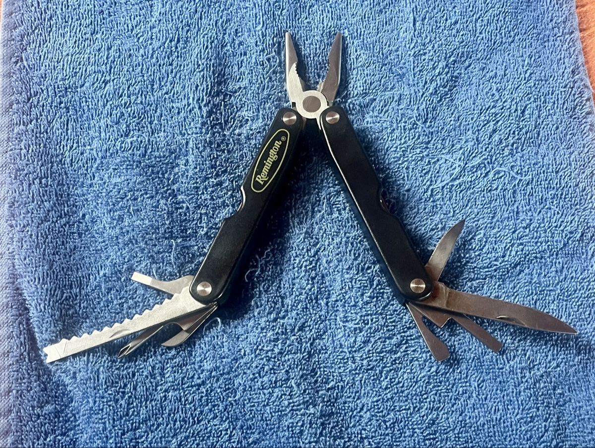 Remington Tutti gli attrezzi: Remington Multitool mit Etui guter Zustand – Nuovo e nell'imballaggio originale da Bigenthal venduto da Sammler60 1