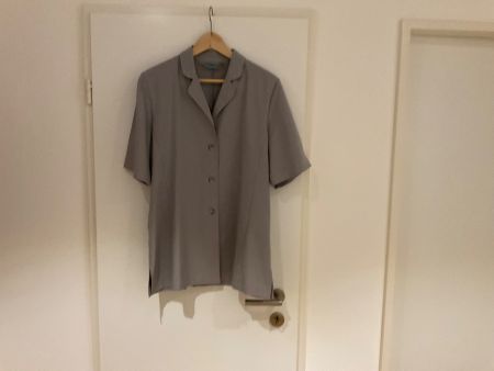 Schöne festliche  Bluse grau  - Gr. 42 - Nur 1x getragen