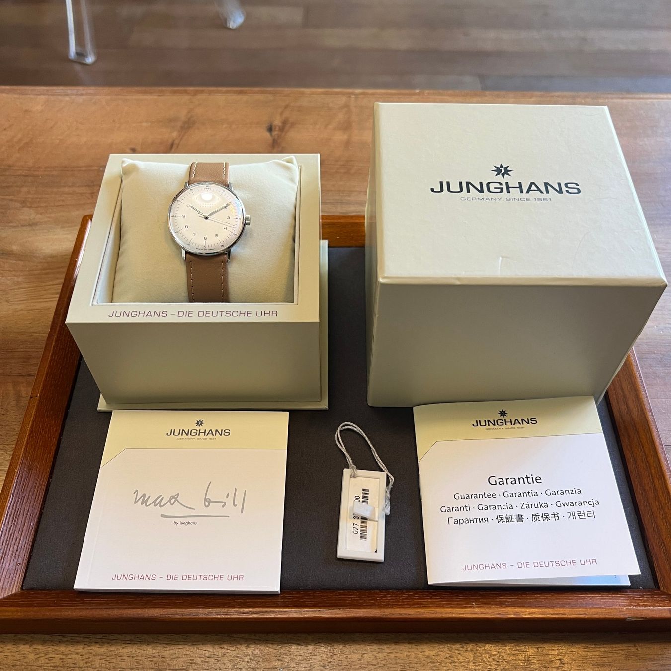 Junghans Orologi: Junghans Max Bill Handaufzug Full Set 027/3701.00 – Usato da Carouge GE venduto da Watchaser 9