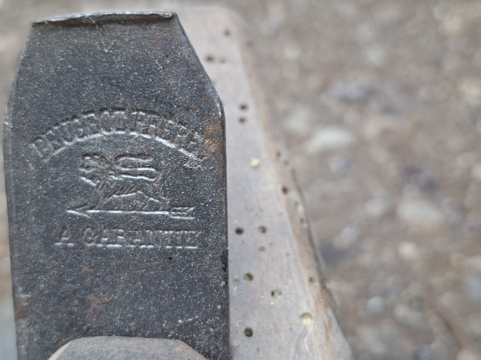 Tous les outils: Antiker spezial Hobel Nuthobel – D'occasion à Grossdietwil par hufi10 4