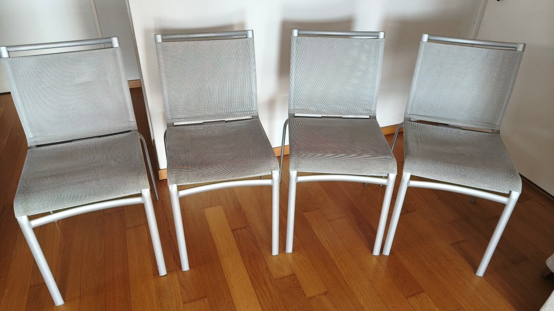 Sedie: 4er Set Esszimmerstühle – Usato da Zürich venduto da Zurich01