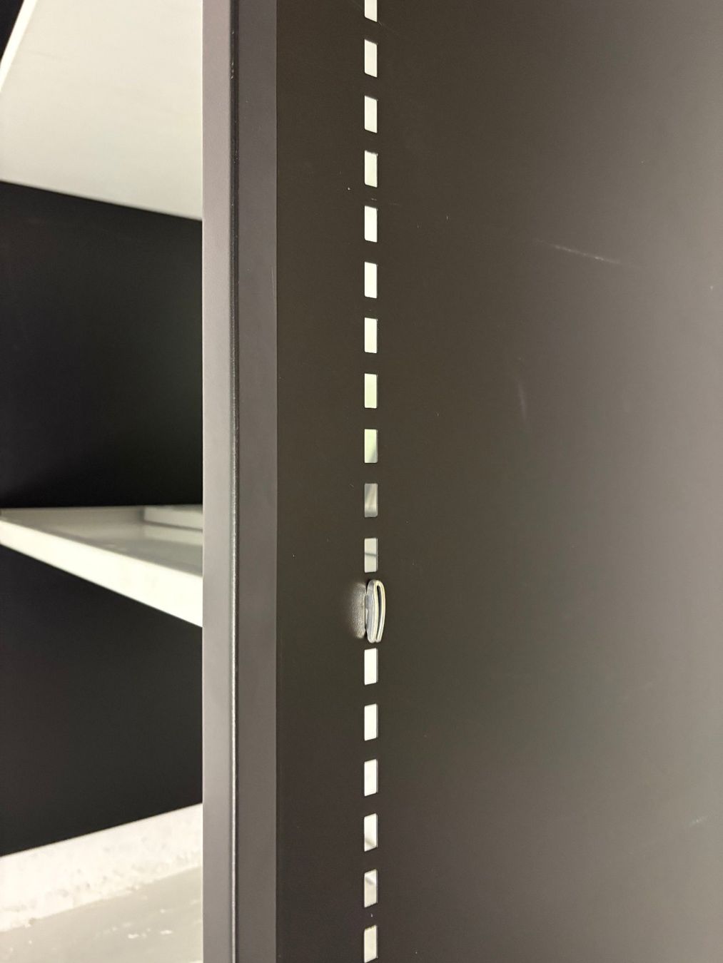 Scaffali: 2 Stück Metal Regale – Usato da Herisau venduto da Ochsi6 2