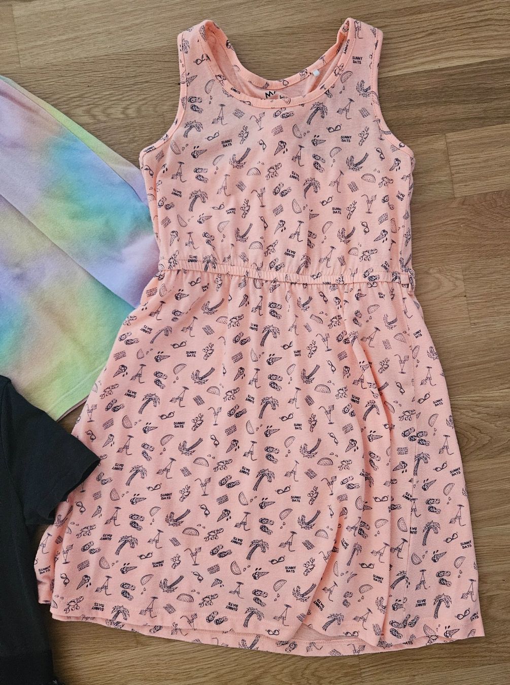 Lotti & Set di vestiti: Mädchen Kleiderpaket Gr. 122/128 – Usato da Bellach venduto da RE-NA 5