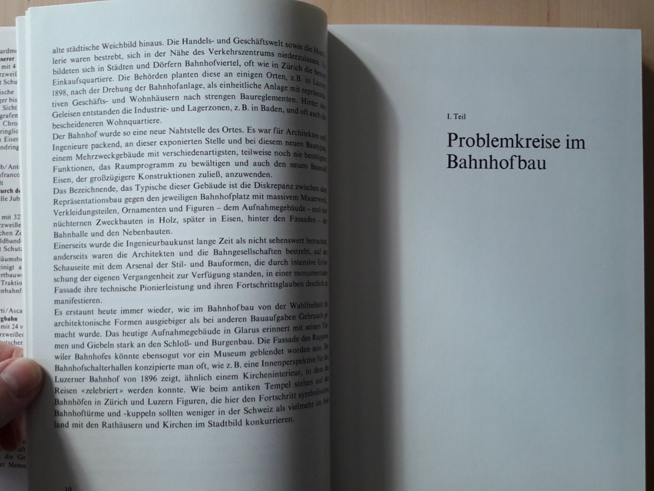 Libri: Buch auf deutsch : Bahnhöfe der Schweiz – Usato da Buttes venduto da Cafe2005 1