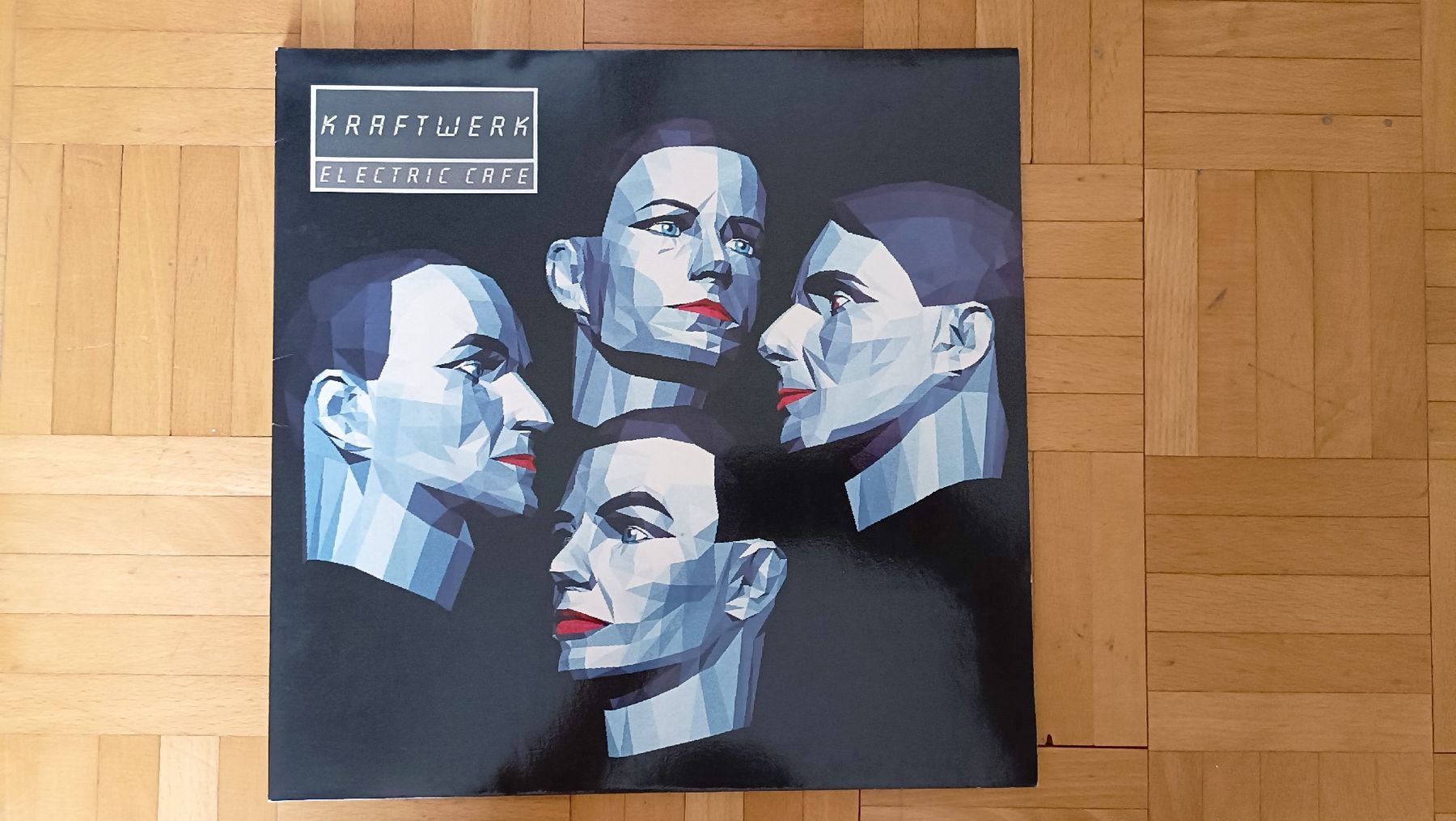 Dischi in vinile: Kraftwerk - Electric Cafe LP – Usato da Luzern venduto da cryptonic79
