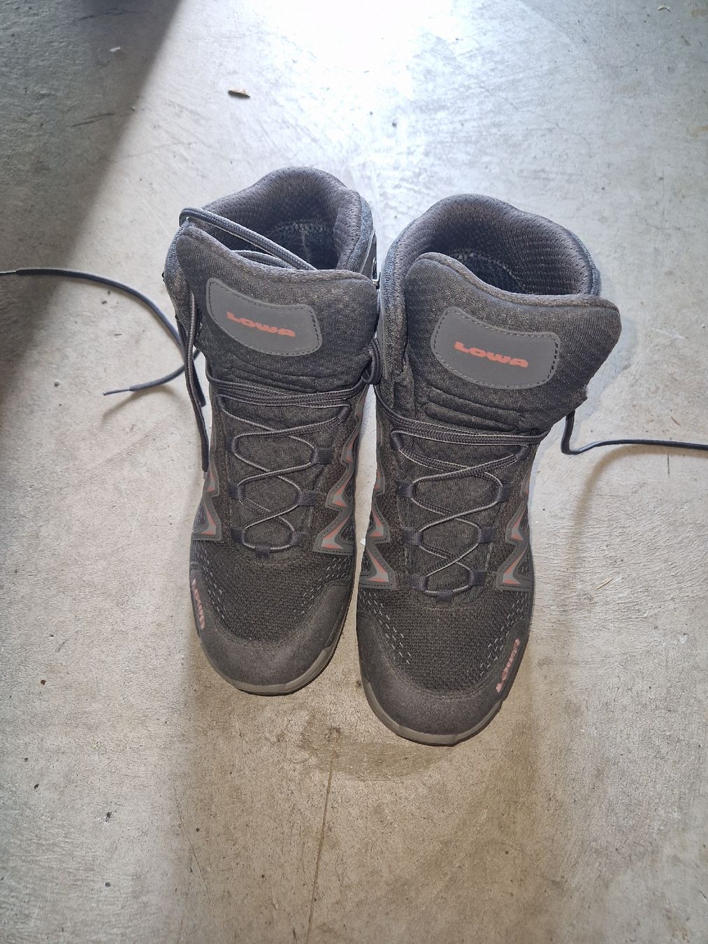 Lowa Herrenschuhe: Wanderschuh Lowa Gr 42 – Neu (gemäss Beschreibung) aus Wattwil von Girl2000