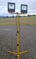 Baustrahler LED Doppel mit Stativ gelb guter Zustand