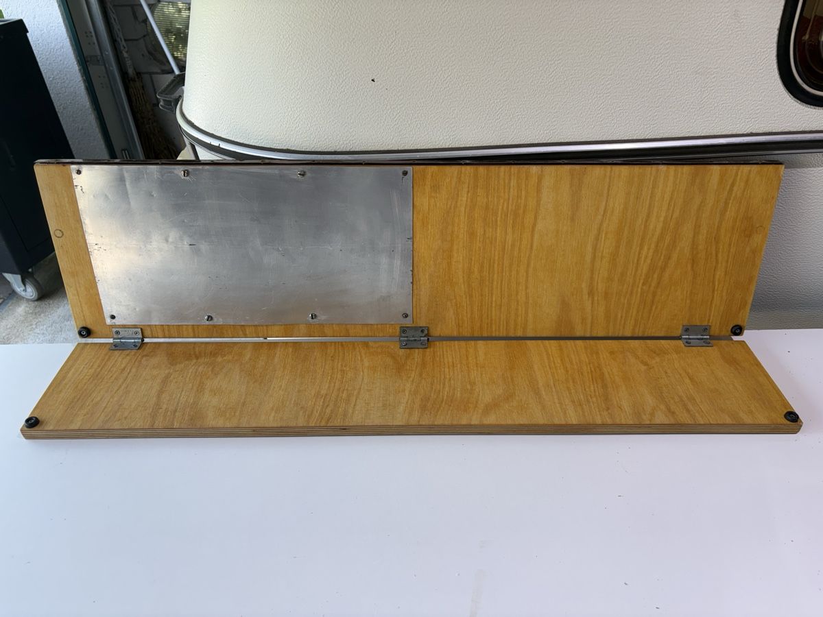 Cuisines complètes: Kocher/Spüle Kombination aus Oldtimer Wohnwagen – D'occasion à Männedorf par Tveri78 9