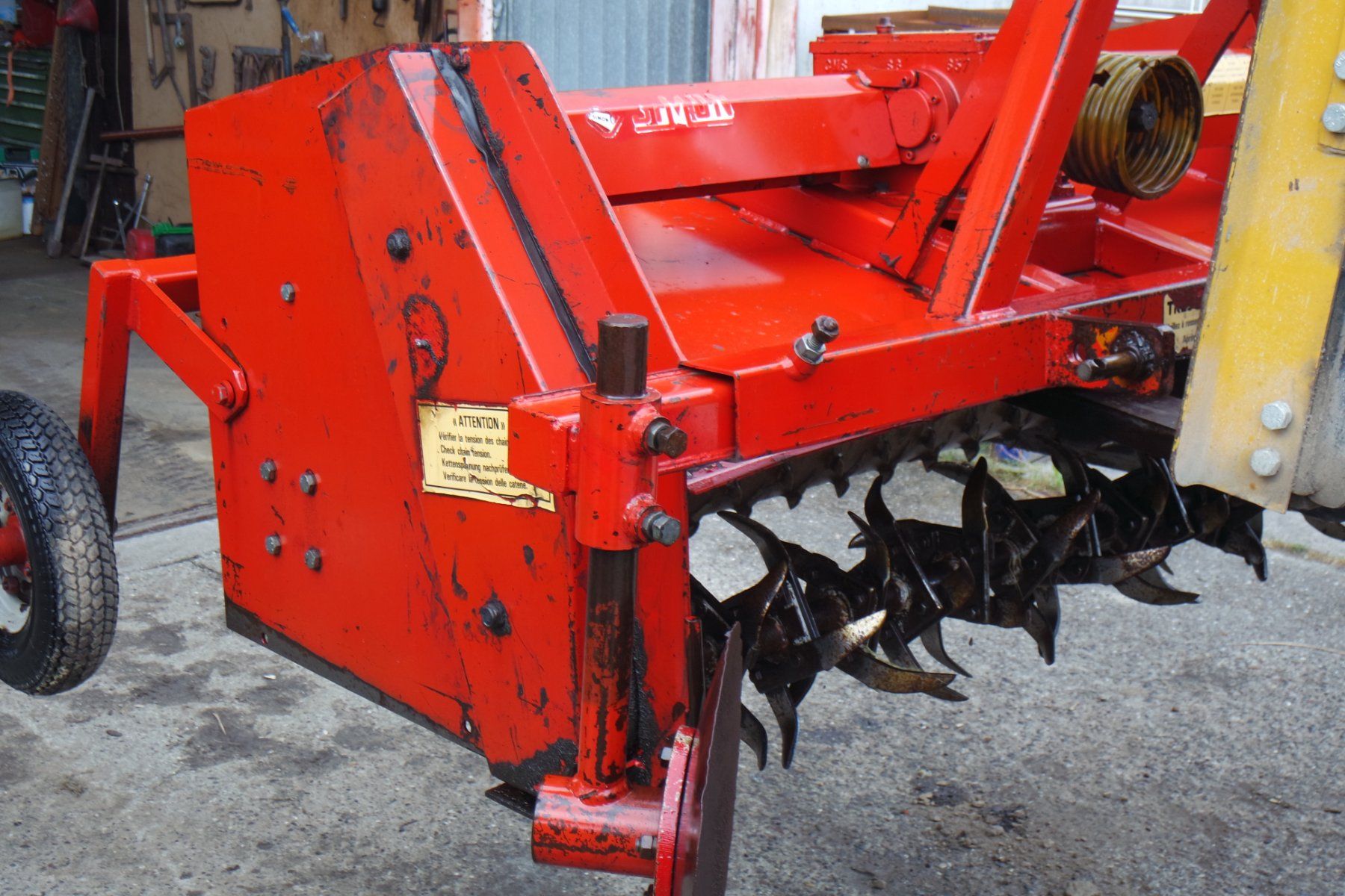 Tutte le macchine: FRAISE ROTATIVE ( CULTIRATEAU) – Usato da Avenches venduto da Brocadou