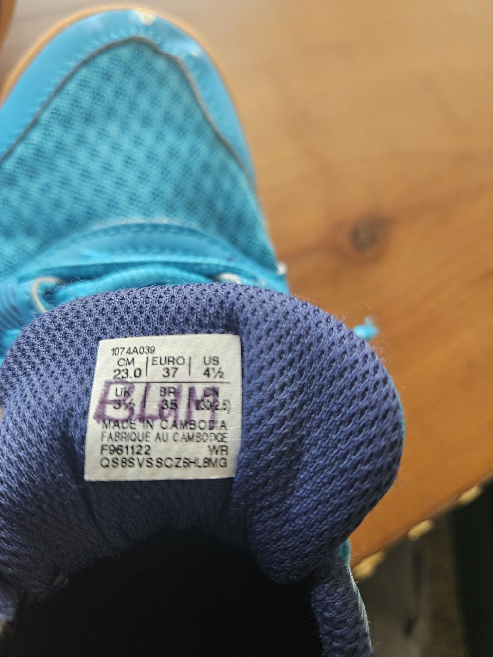Asics Scarpe per ragazzi: Asics Indoorschuhe, Gr. 37, Türkis – Usato da Niederweningen venduto da FlowerNZL 3