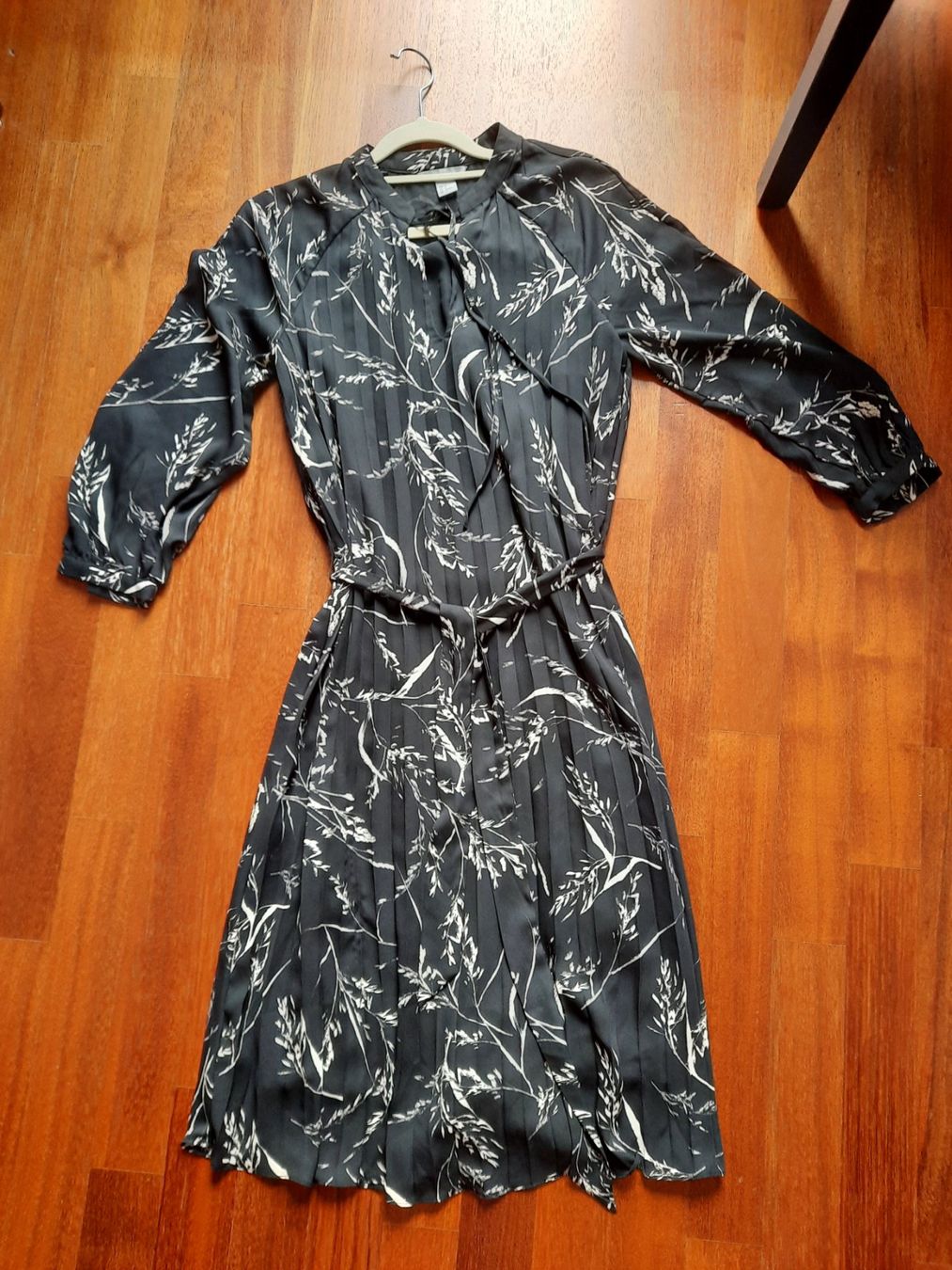 H&M Vestiti: Damen Kleid Gr.36 – Nuovo (secondo la descrizione) da Buchs SG venduto da miska01 1