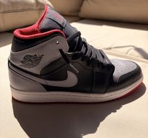 Air Jordan one mid 