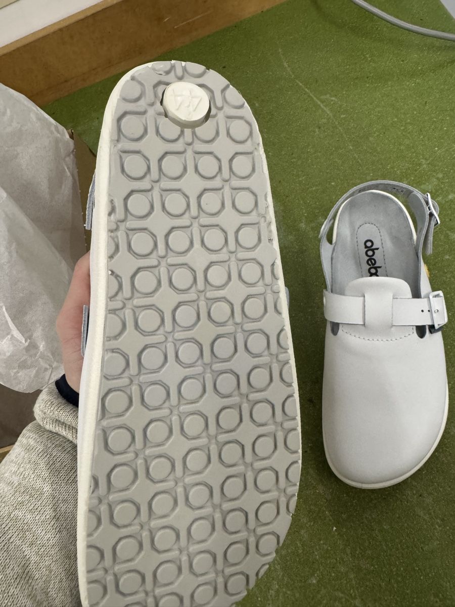 Scarpe da uomo: Abeba Berufsschuhe, weiss, Gr. 44 - Top Zustand! – Nuovo (secondo la descrizione) da Meisterschwanden venduto da tzw43weber 1