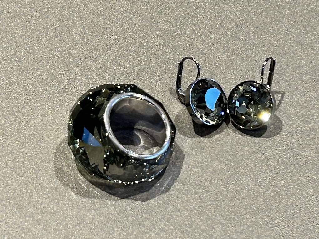 Ringe: Swarovski Nirvana Fingerring & Ohrringe – Gebraucht aus Oberwangen TG von Jeanne4 2