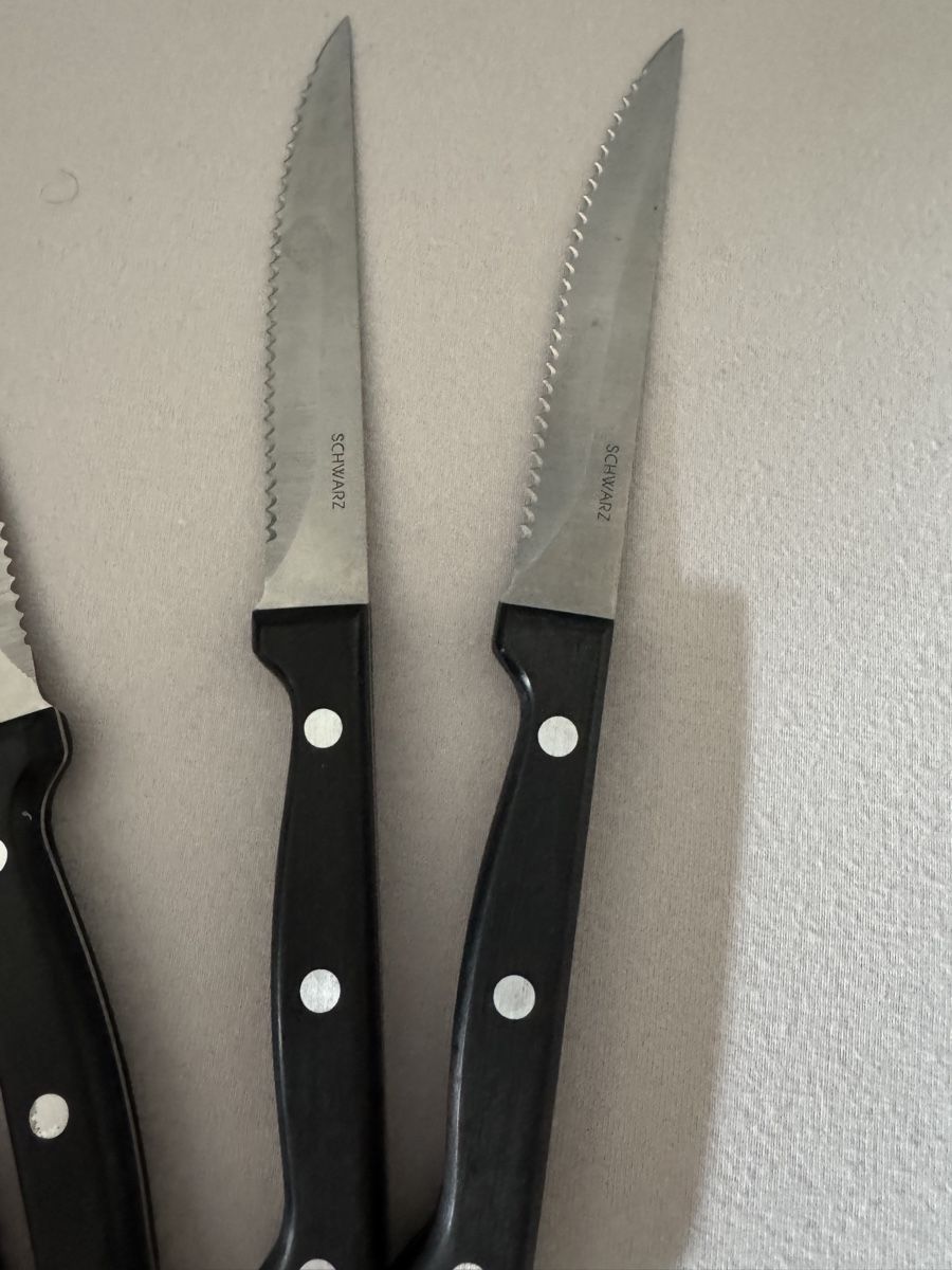 Coltelli da cucina: 4 Steakmesser "SCHWARZ" mit Wellenschliff! – Usato da Zermatt venduto da Oli4.c 1