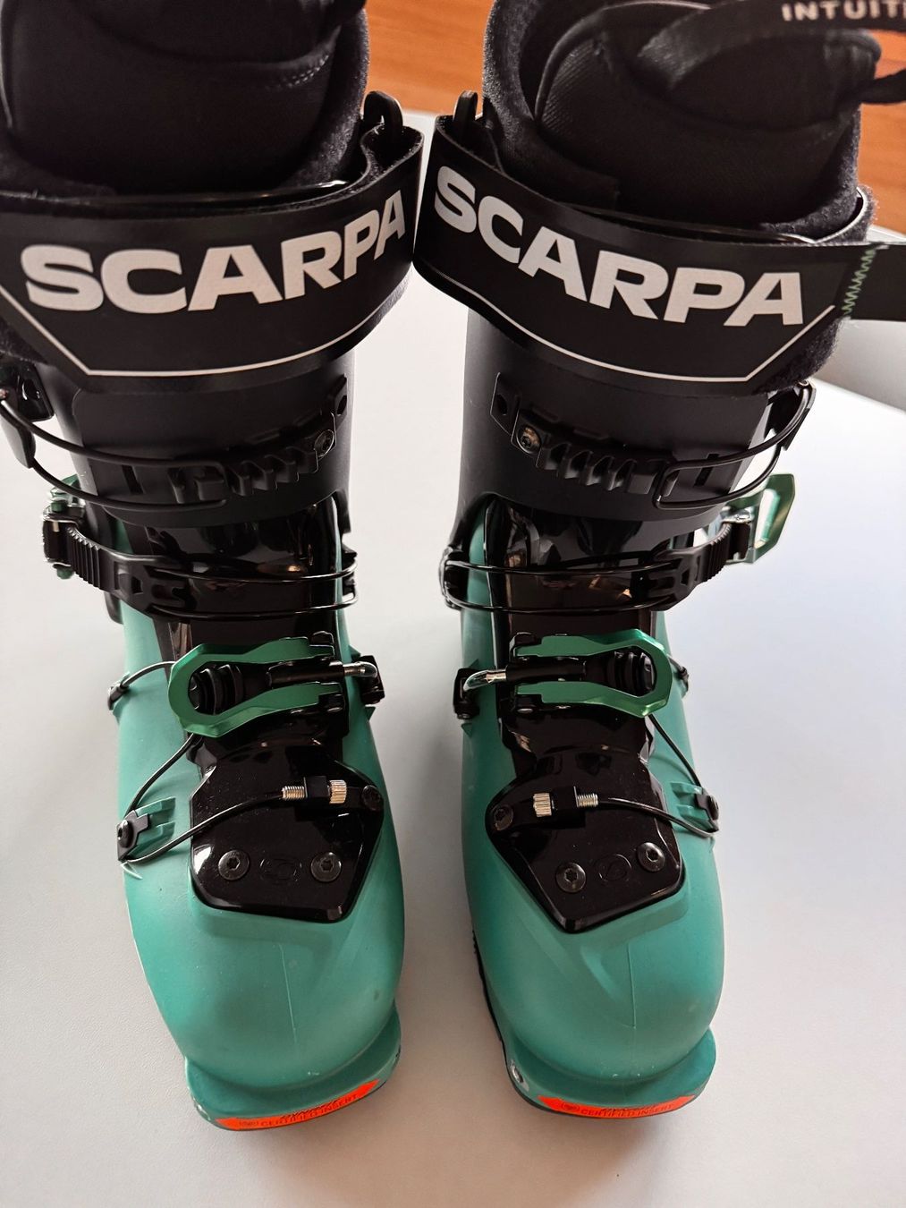 Scarpa Scarpe da donna: Tourenskischuh Scarpa Gea 25.5 – Nuovo (secondo la descrizione) da Ringgenberg BE venduto da aendupri 1