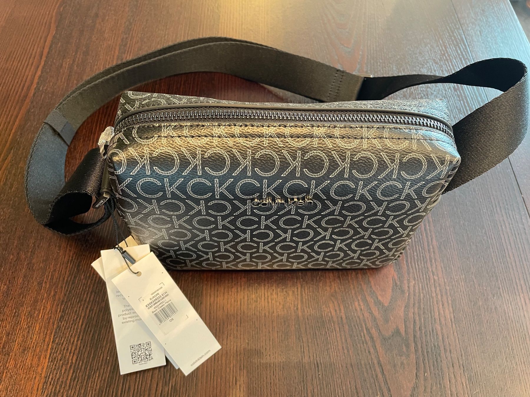 Calvin Klein Taschen: Calvin Klein Black Classic Mono neu – Neu und originalverpackt aus Kloten von des_xv52