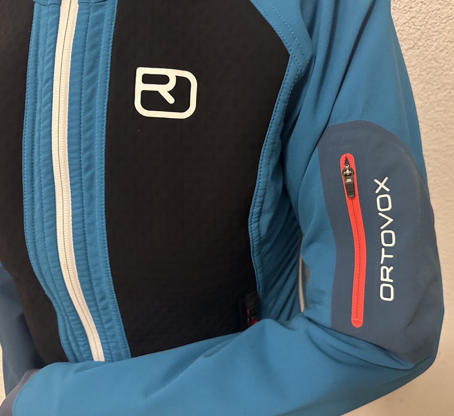 Jacken: Ortovox Softshell Jacke mit Kapuze – Gebraucht aus Buochs von enbu27 1