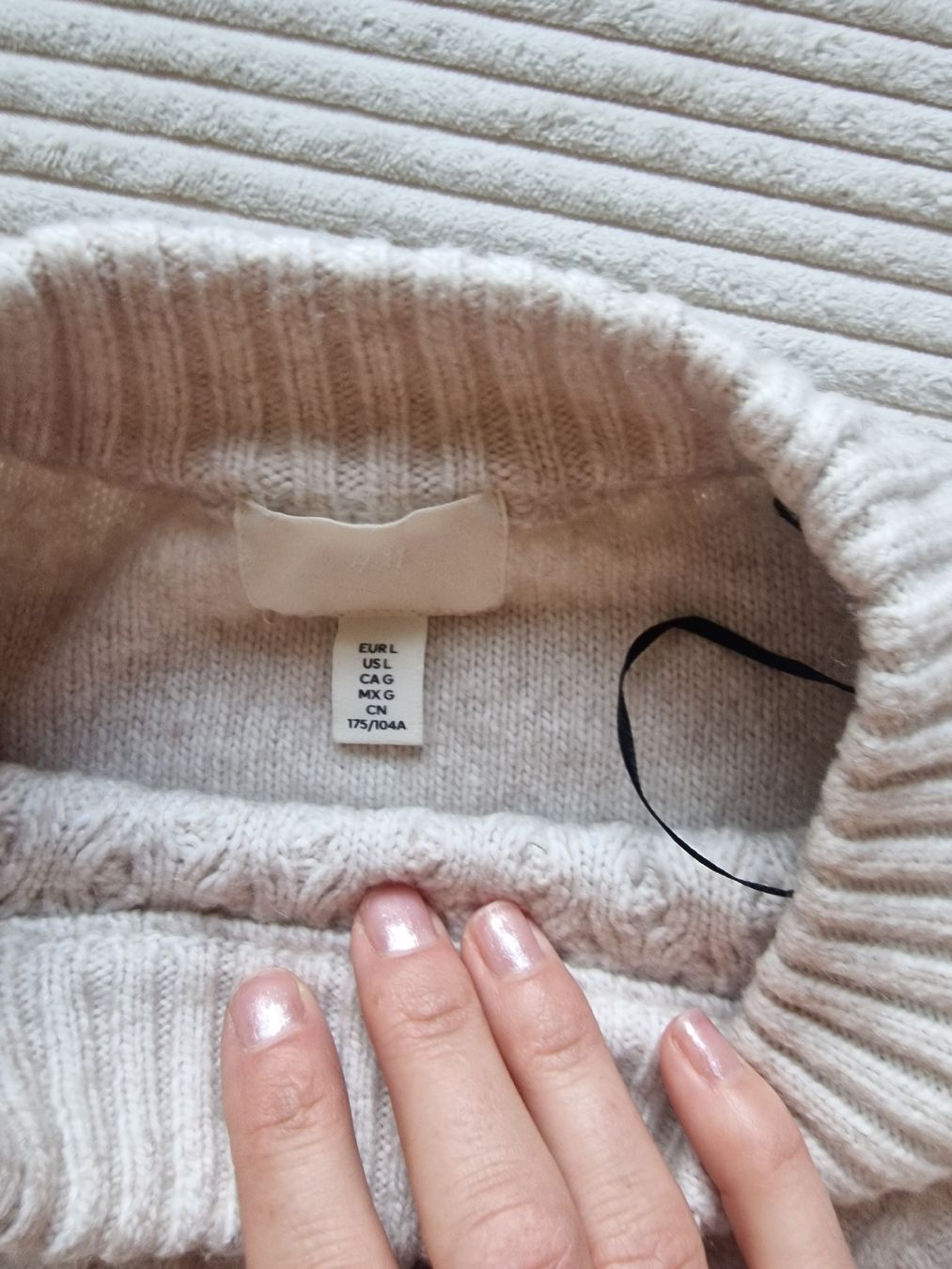 H&M Pullover & Sweatshirts: H&M Strickpullover beige Zopfmuster  – Gebraucht aus Winterthur von Winti1993 1