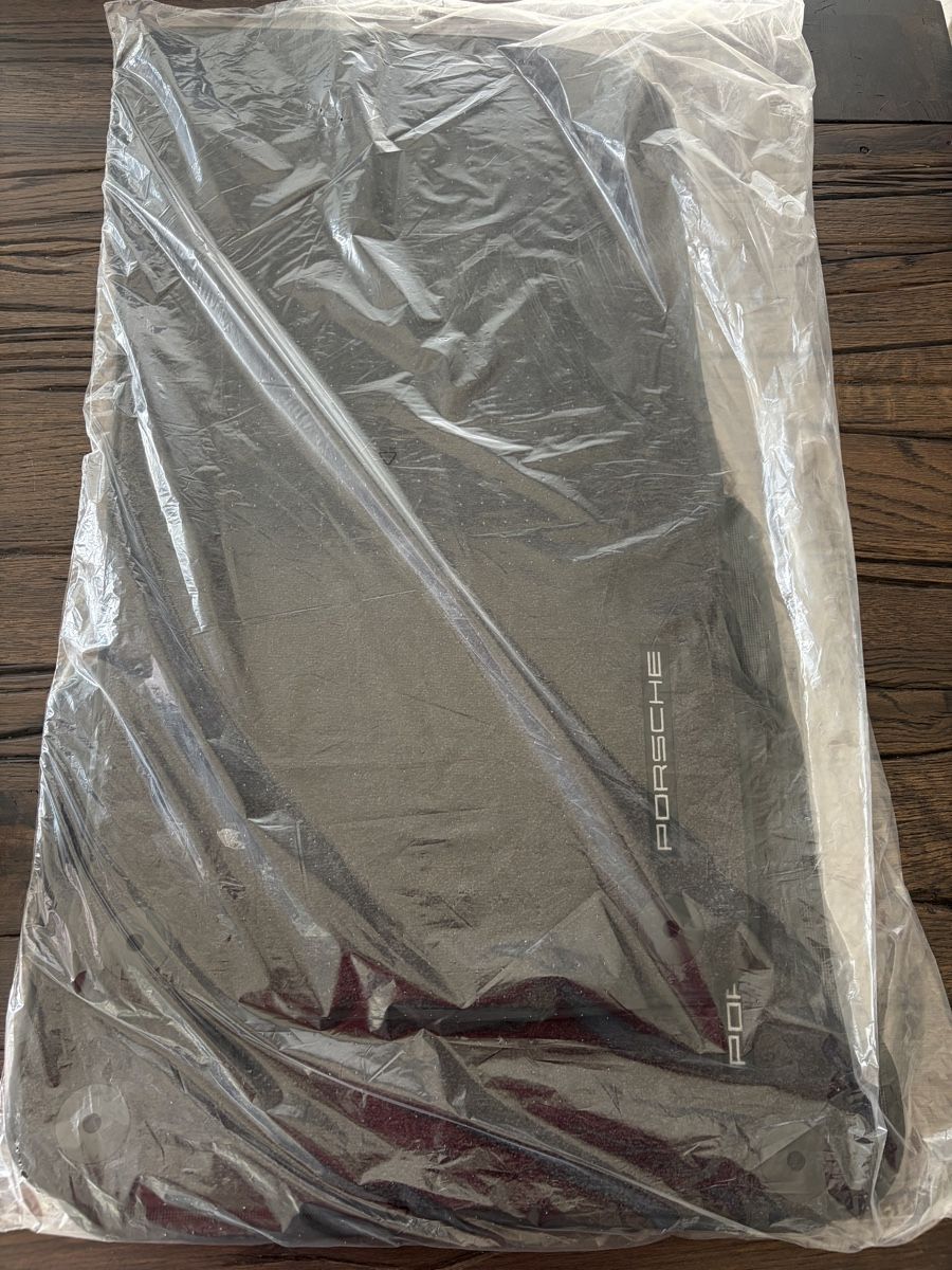 Porsche Teppiche / Matten: Fussmatten Porsche Panamera Original – Neu und originalverpackt aus Trogen von East-Z 2