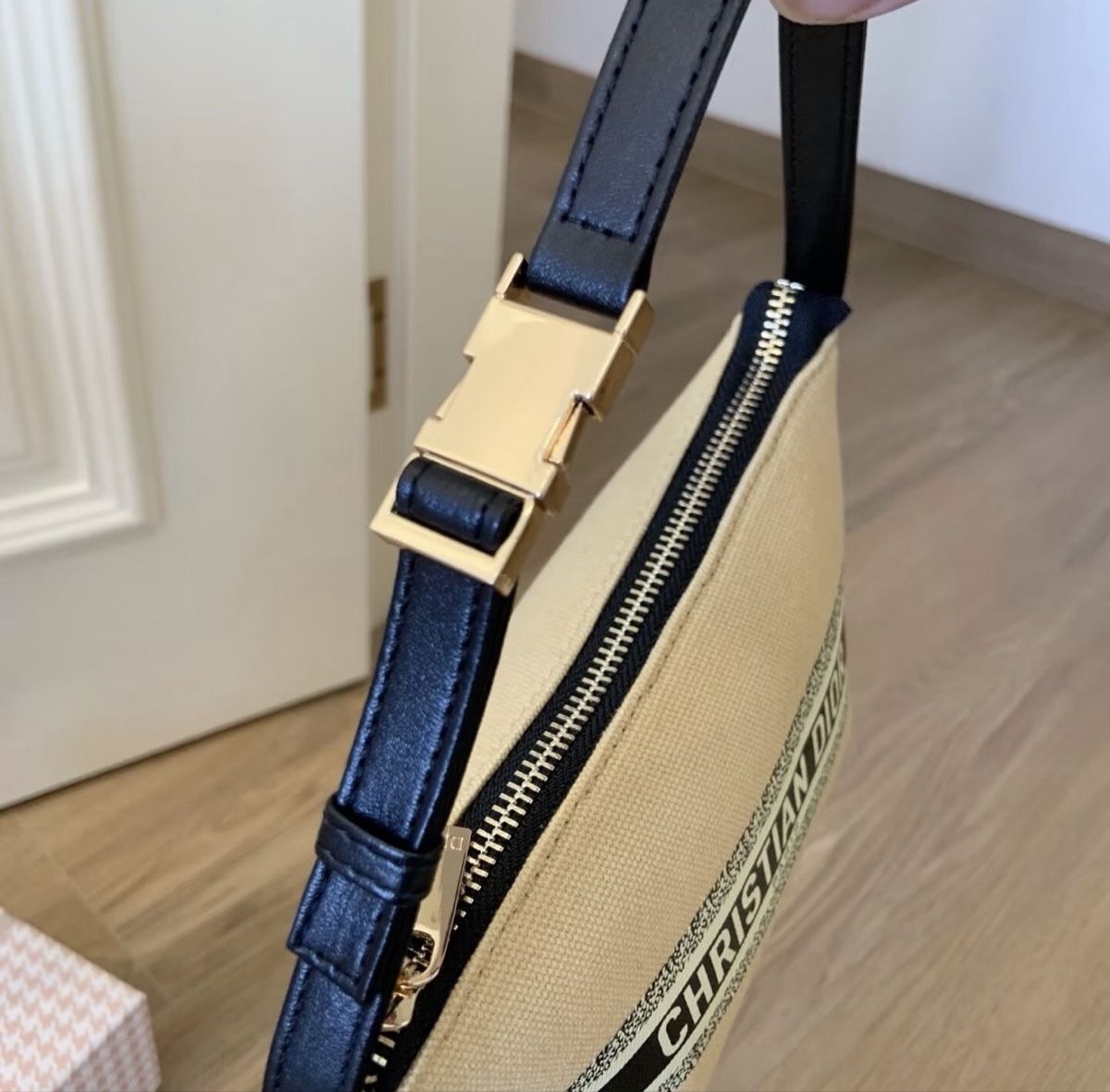 Borse: Dior cosmetics Tasche Mini Bag with shoulder strap – Nuovo e nell'imballaggio originale da Chur venduto da Madeys 6