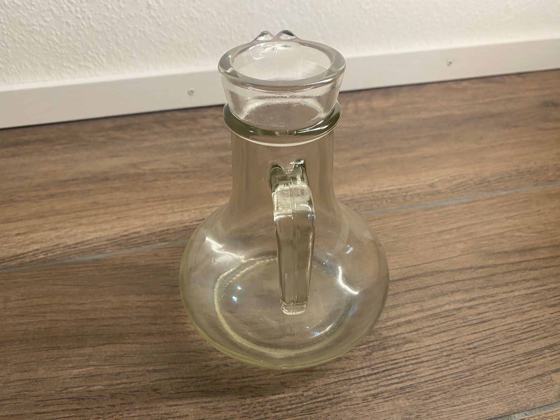 Karaffen: Glaskrug / Karaffe klein 15 cm hoch – Gebraucht aus Pratteln von a23_j2gs 4