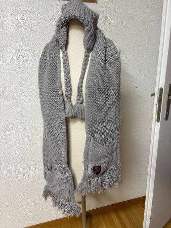 2-teilig toller Schal und Mütze UGG