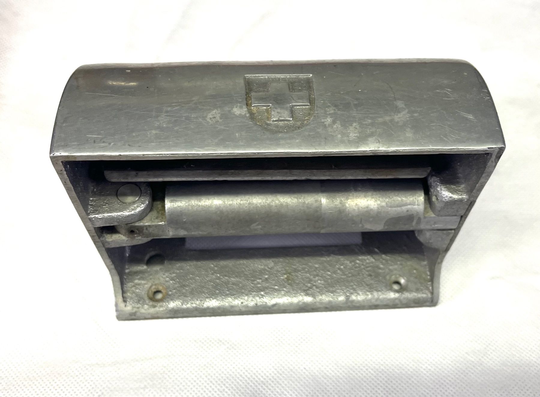 Fixations: WC-Papierrollenhalter SBB oder RhB aus Metall – D'occasion à Untervaz par Xun 2
