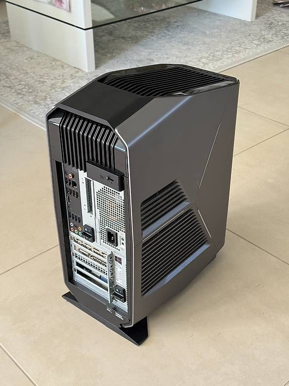 PC: Alienware Aurora Gaming PC  i7 / GTX 1080 / 32GB RAM – Usato da Neuhausen am Rheinfall venduto da aleksandar.venco 1