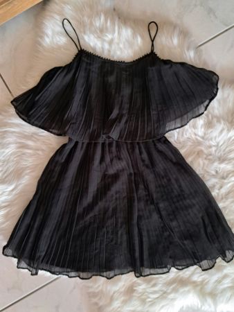 Zara Kleid, Grösse XS, Schwarz, Sommerlich & Elegant!