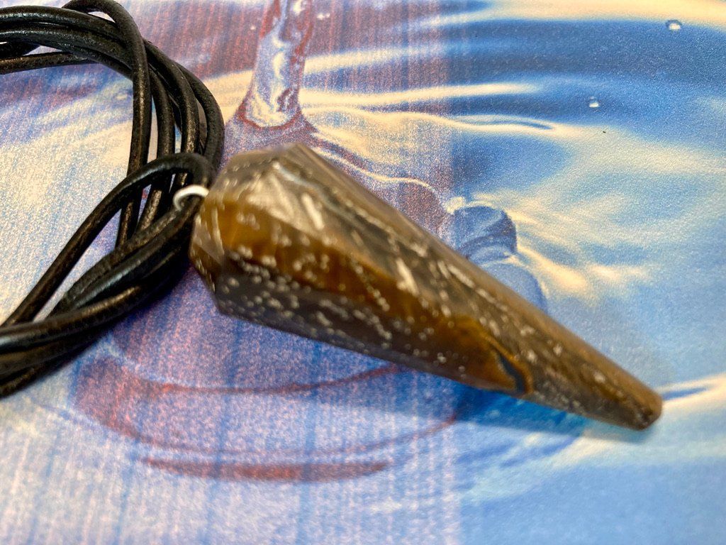 Pietre preziose: Tigerauge an Lederkordel – Nuovo (secondo la descrizione) da Biberist venduto da tl-schmuck 1