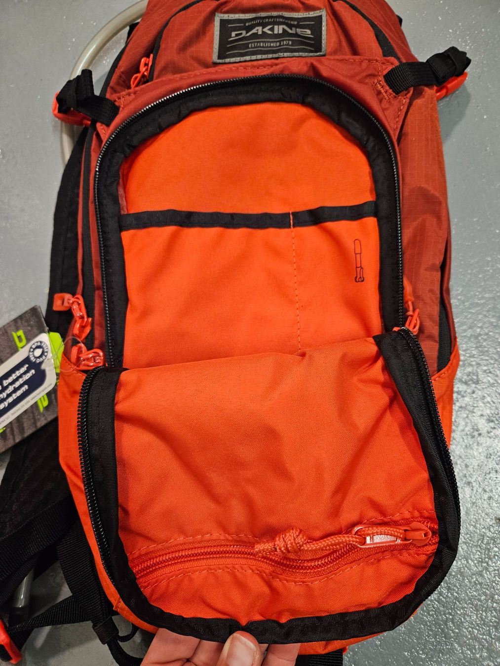 Dakine Sacs à dos: Dakine Session inkl.Hydrapack 12L – Neuf avec emballage d'origine à Wangen ZH par tulipe55 2