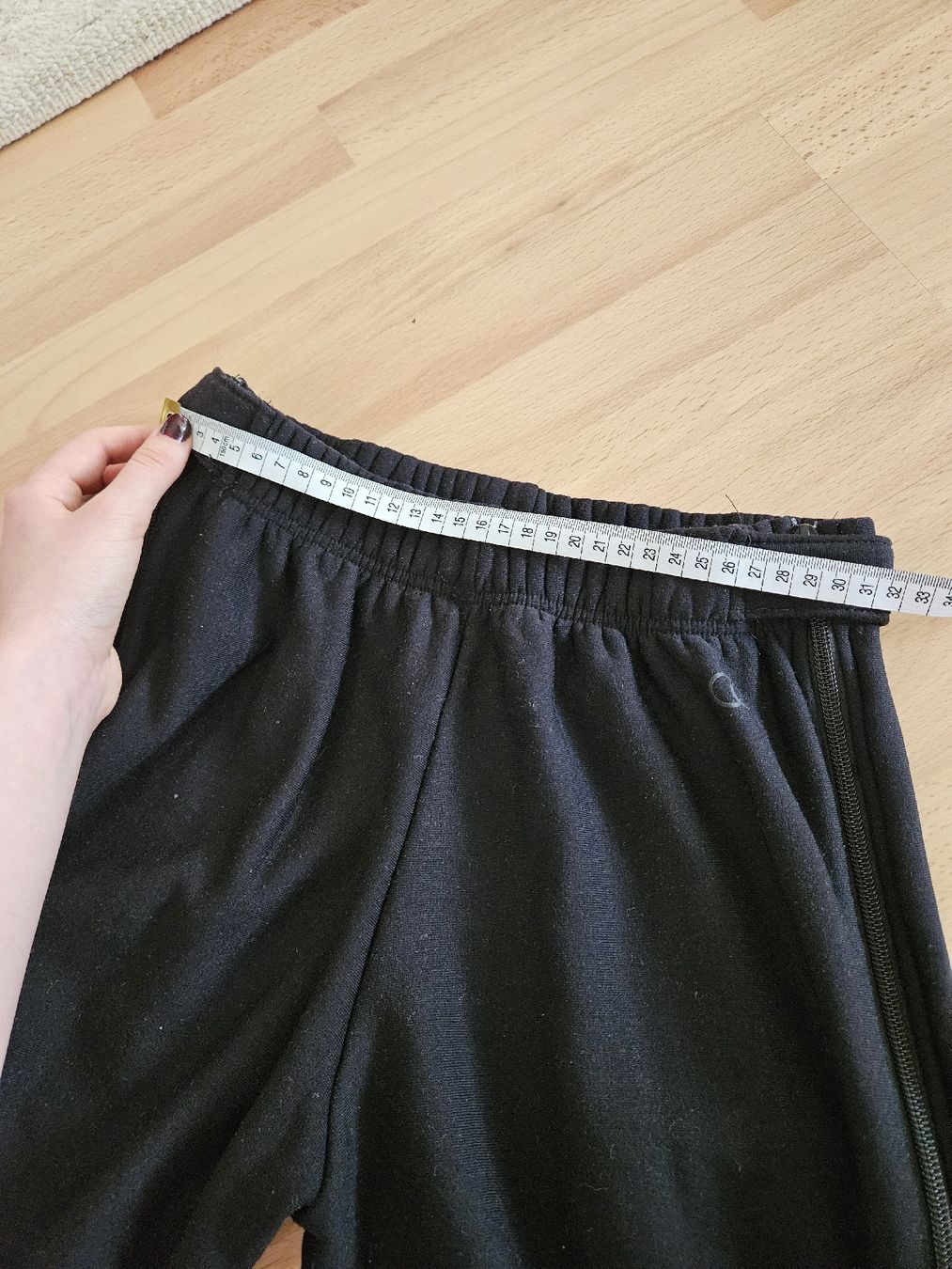 Pantalons: Eiskunstlaufhose schwarz Grösse M  – D'occasion à Thun par bia_crh9 6
