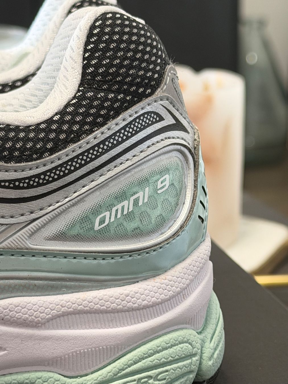 Saucony Scarpe da uomo: Saucony ProGrid Omni 9 Teal Metallic Silver – Nuovo e nell'imballaggio originale da Yverdon-les-Bains venduto da ioustock 3