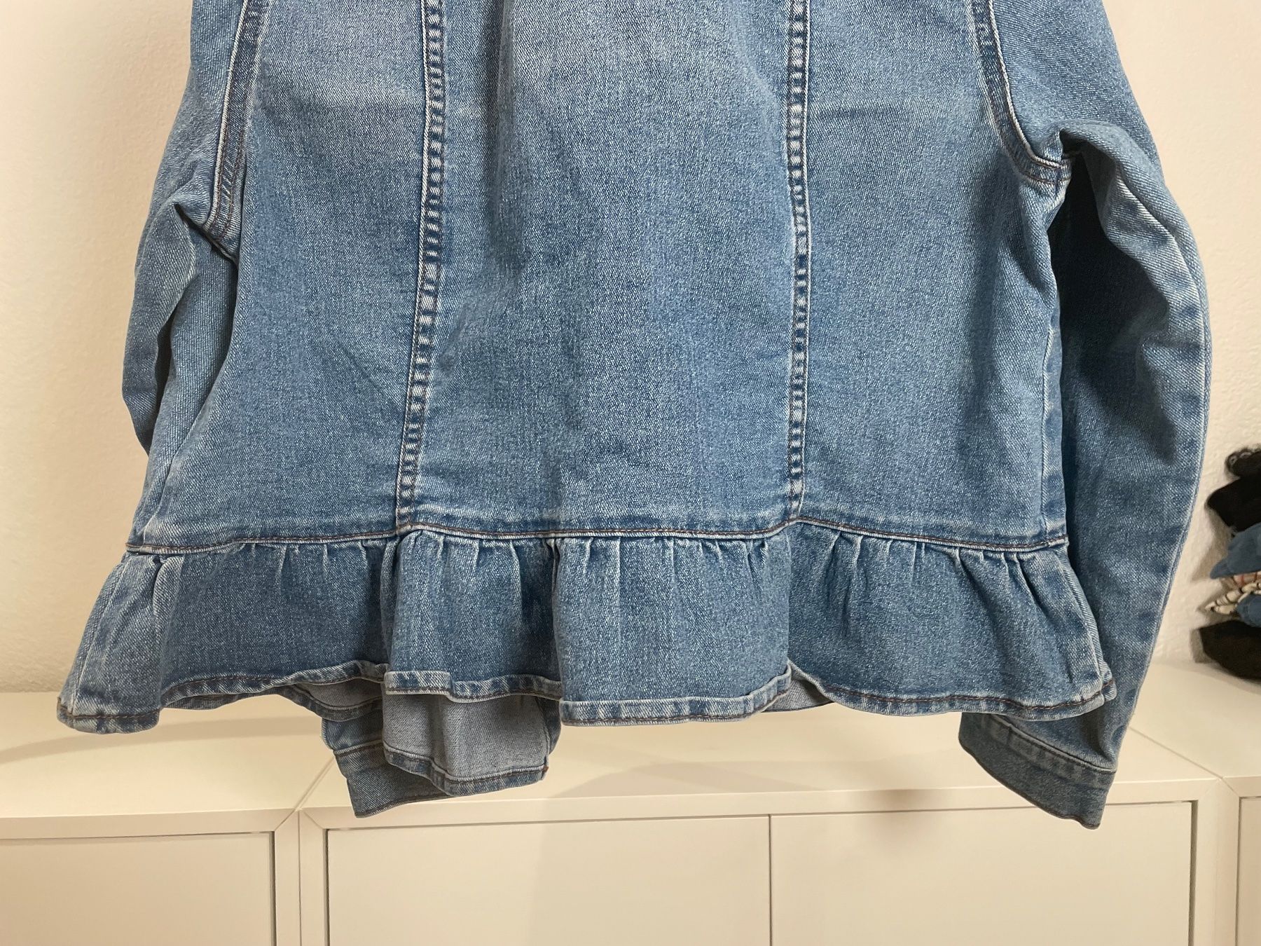 Giacche: Jeansjacke mit Volants – Usato da St. Ursen venduto da pupus02 3