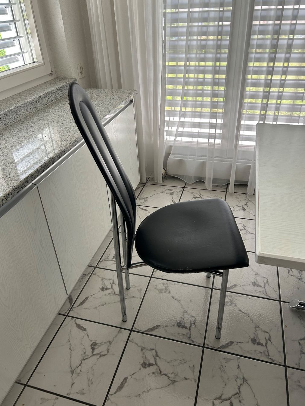 Tables: Tisch & Stühle – D'occasion à Schwyz par lookatit 3