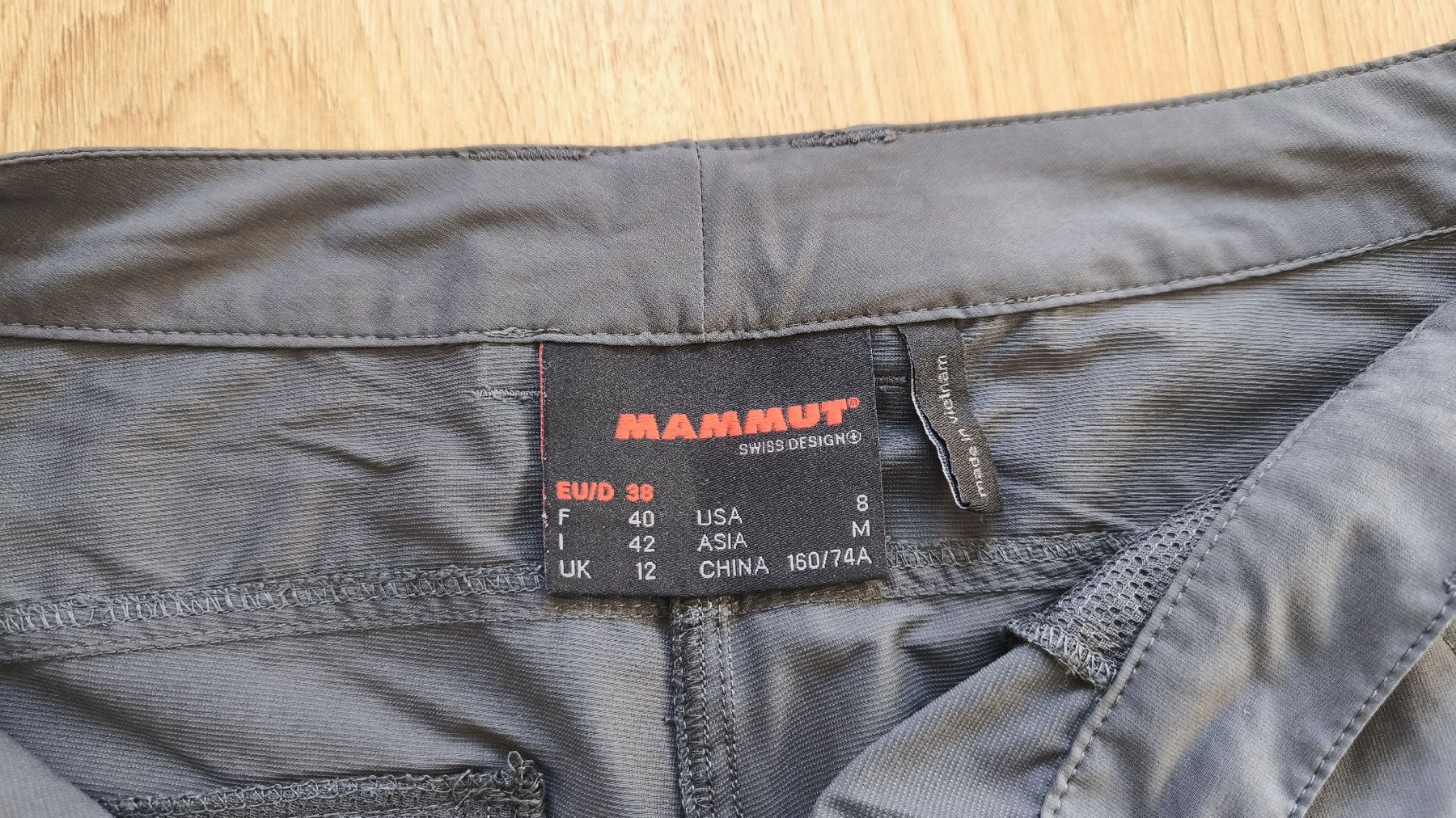 Mammut Pantaloni: Mammut Wanderhose 38 M - fast neu – Nuovo (secondo la descrizione) da Ebikon venduto da brombomboli 2