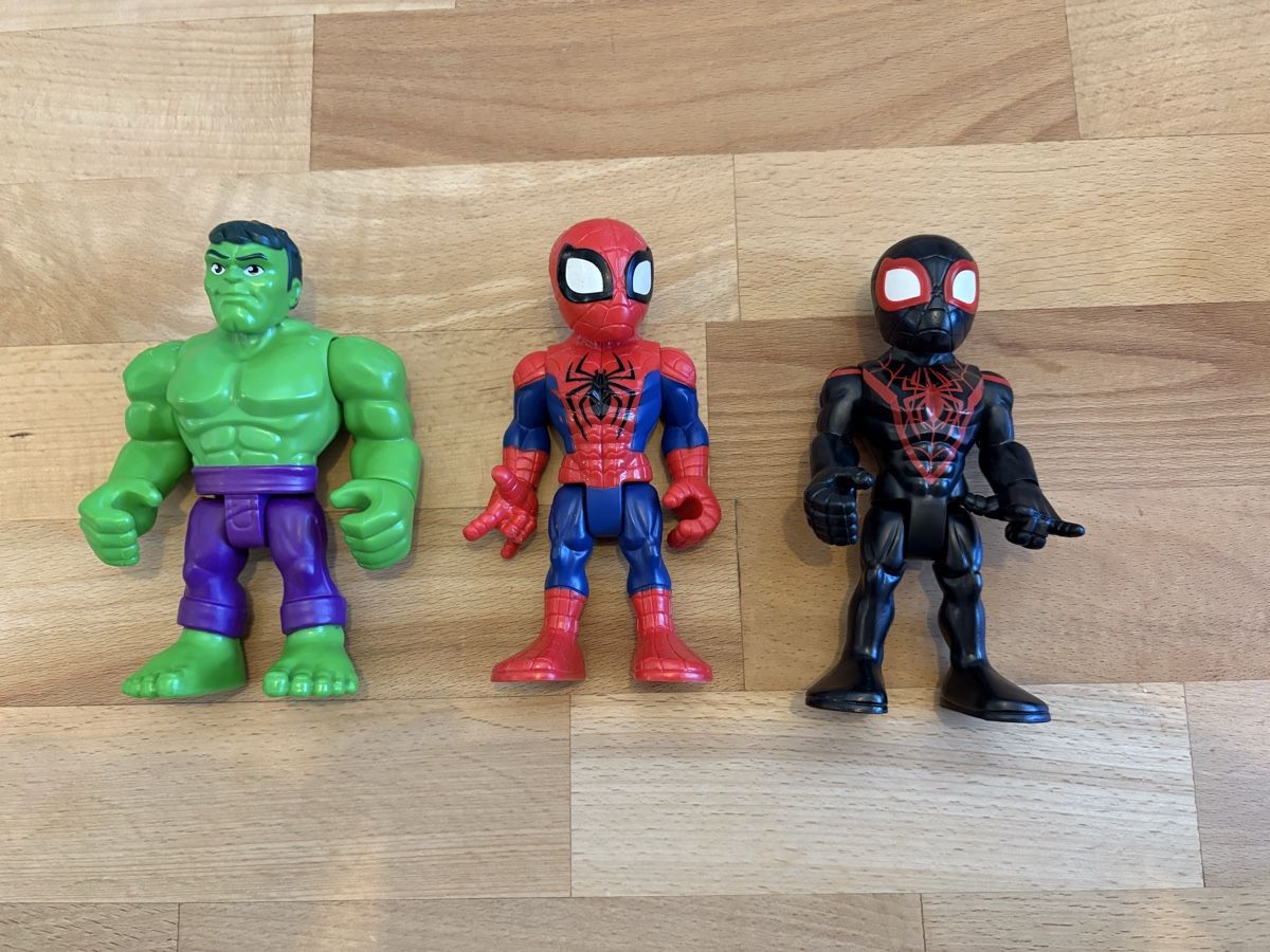 Marvel Giocattoli: Marvel Superhelden Spidermen und Hulk – Usato da Bönigen venduto da Mimi_Aurora