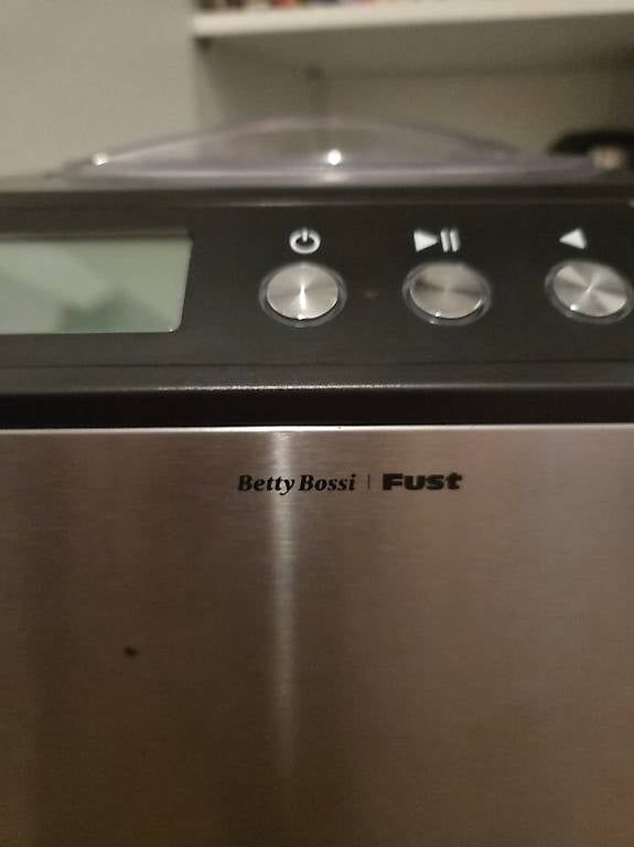 Betty Bossi Elettrodomestici da cucina: Eis Maschine Betty Bossi – Usato da Schötz venduto da nyb_rg7n 2