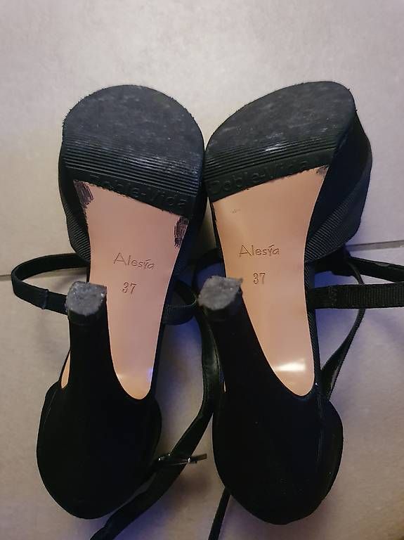 Damenschuhe: Vendo scarpe donna con tacco – Gebraucht aus Balerna von Luca1234 2