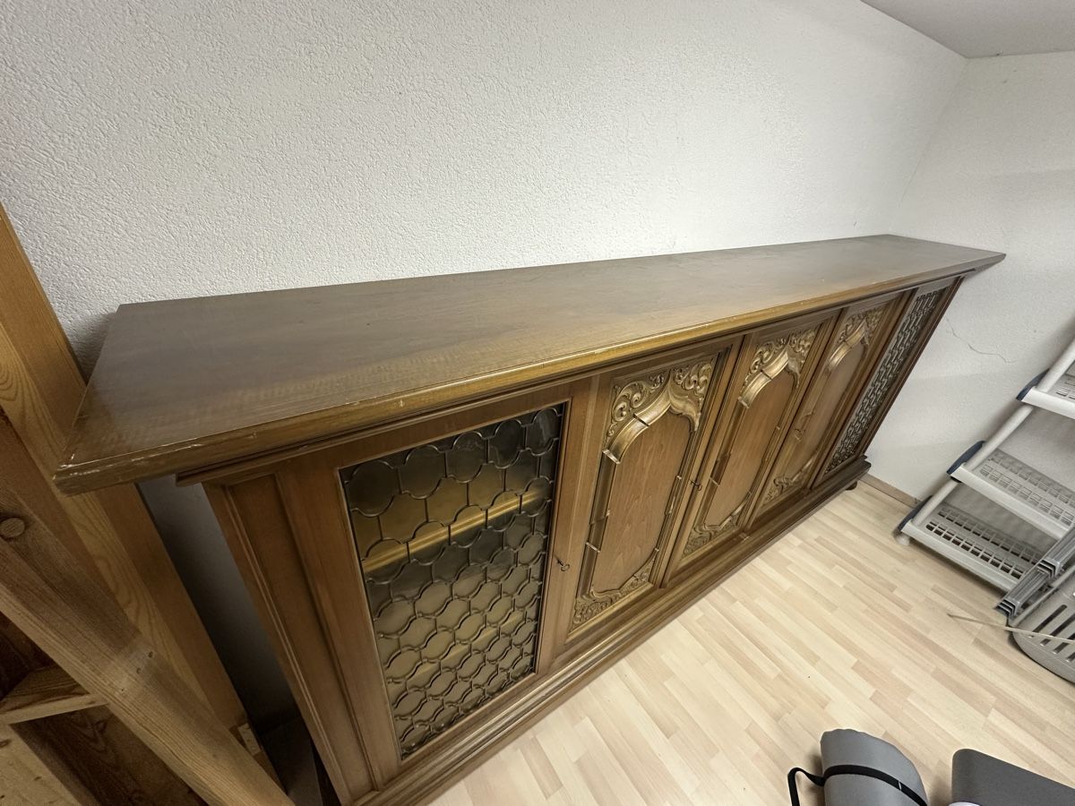 Kommoden: Grosses Stilmöbel-Sideboard / Anrichte (Klassischer Stil) – Gebraucht aus Oberhasli von burkhben 1
