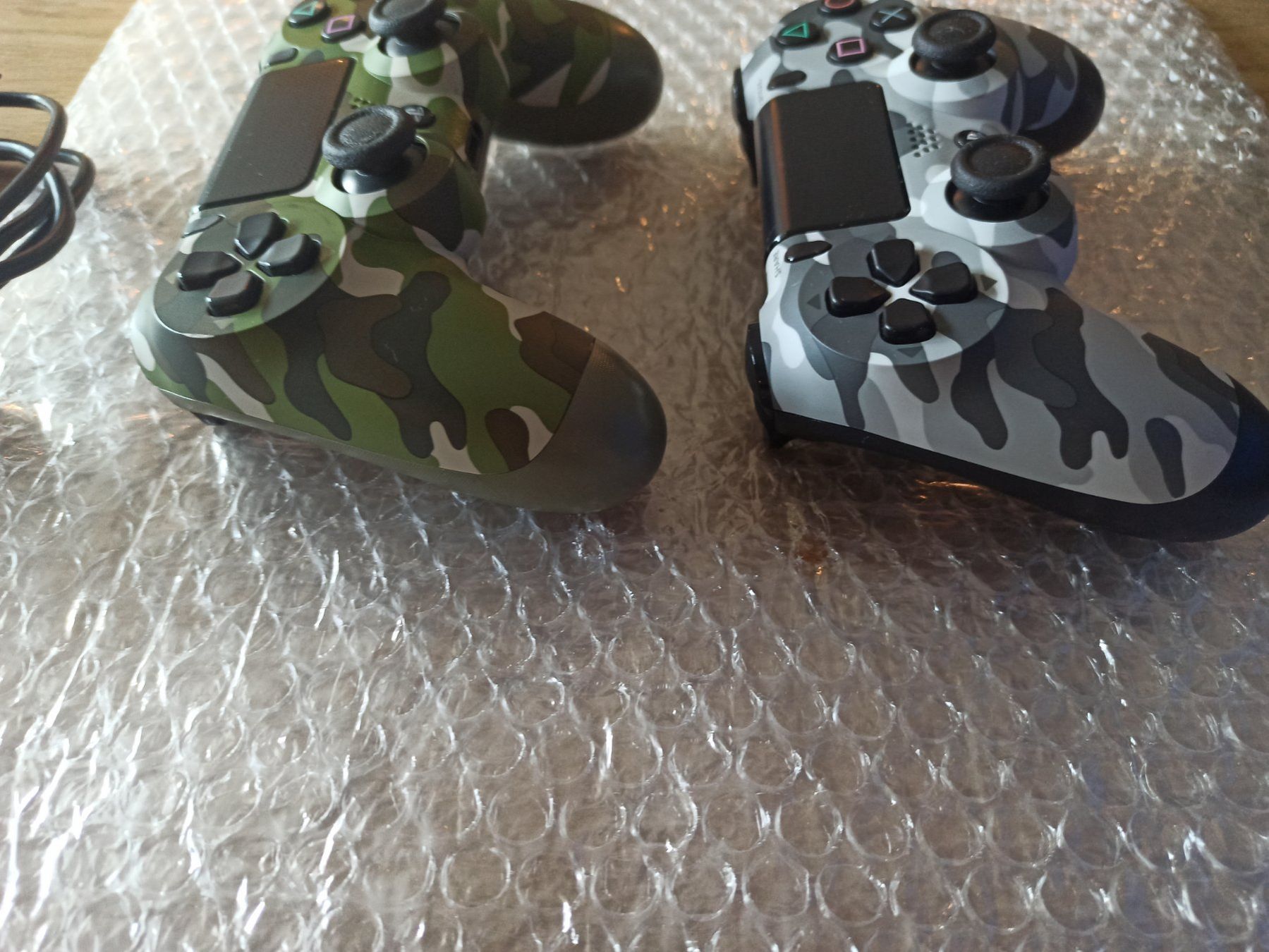 Controller: 2 x Original Controller Sony PS4 Wireless DualShock 4 V1/V2 – Usato da Oberweningen venduto da mar_87mx 2