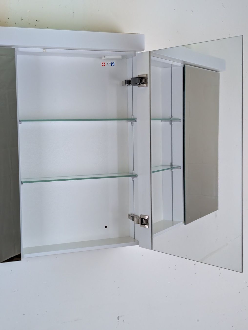 Schneider Armadietti a specchio: Schneider Spiegelschrank LOW LINE ca 89x77 (20) – Usato da Winterthur venduto da Hint17 3