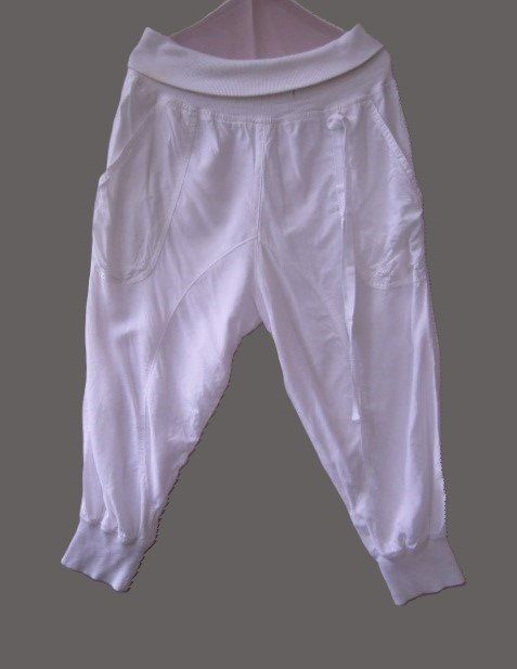 Pantaloni: ca. 134 leichte Sommerhose Haremshose, Caprihose – Usato da Basel venduto da FRAU.ZAUBER.MOND 2
