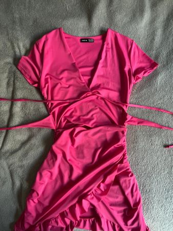 Robe d'été Shein rose vif, taille M – Superbe pour l'été!