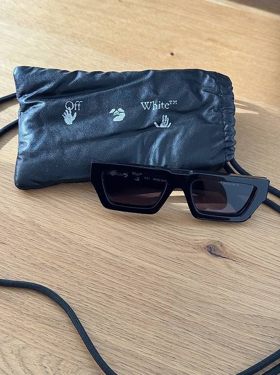 Off-White Brillen & Gläser: Off-White Black Sunglasses  Excellent Condition – Gebraucht aus Zürich von Vee_8003 1