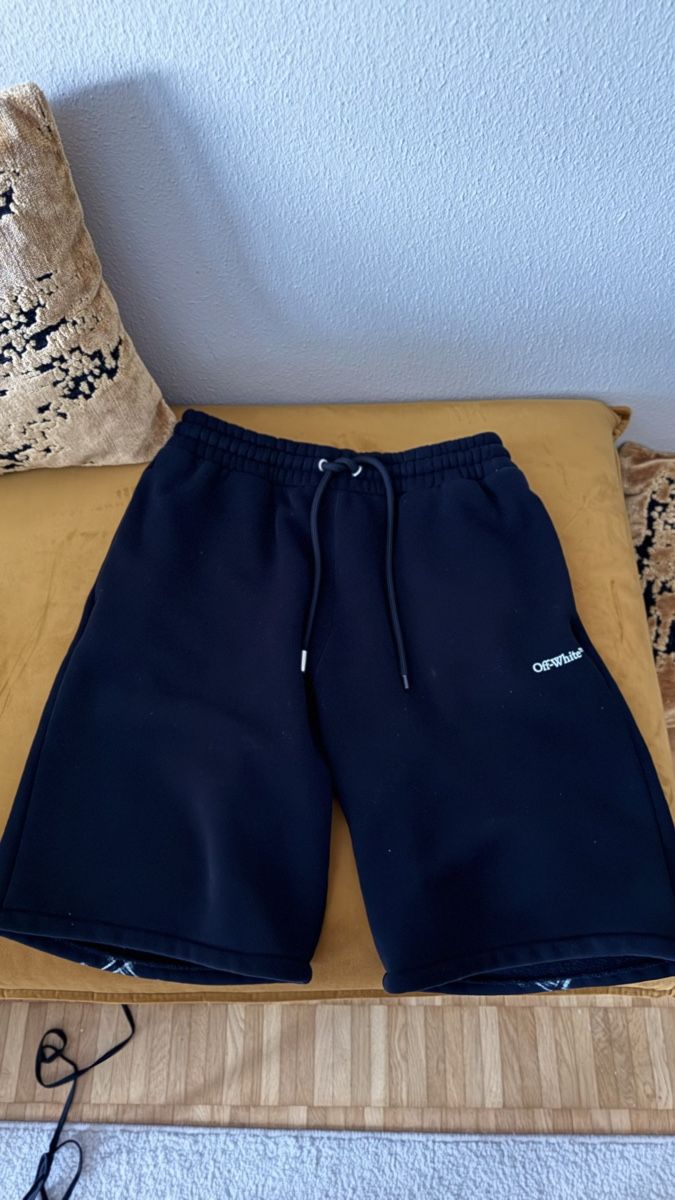 Off-White Hosen: Off White, Shirts  – Neu (gemäss Beschreibung) aus Zufikon von why_v729 1
