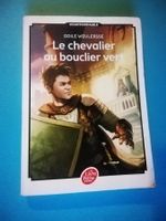 Le chevalier au bouclier vert, livre poche jeunesse📚.