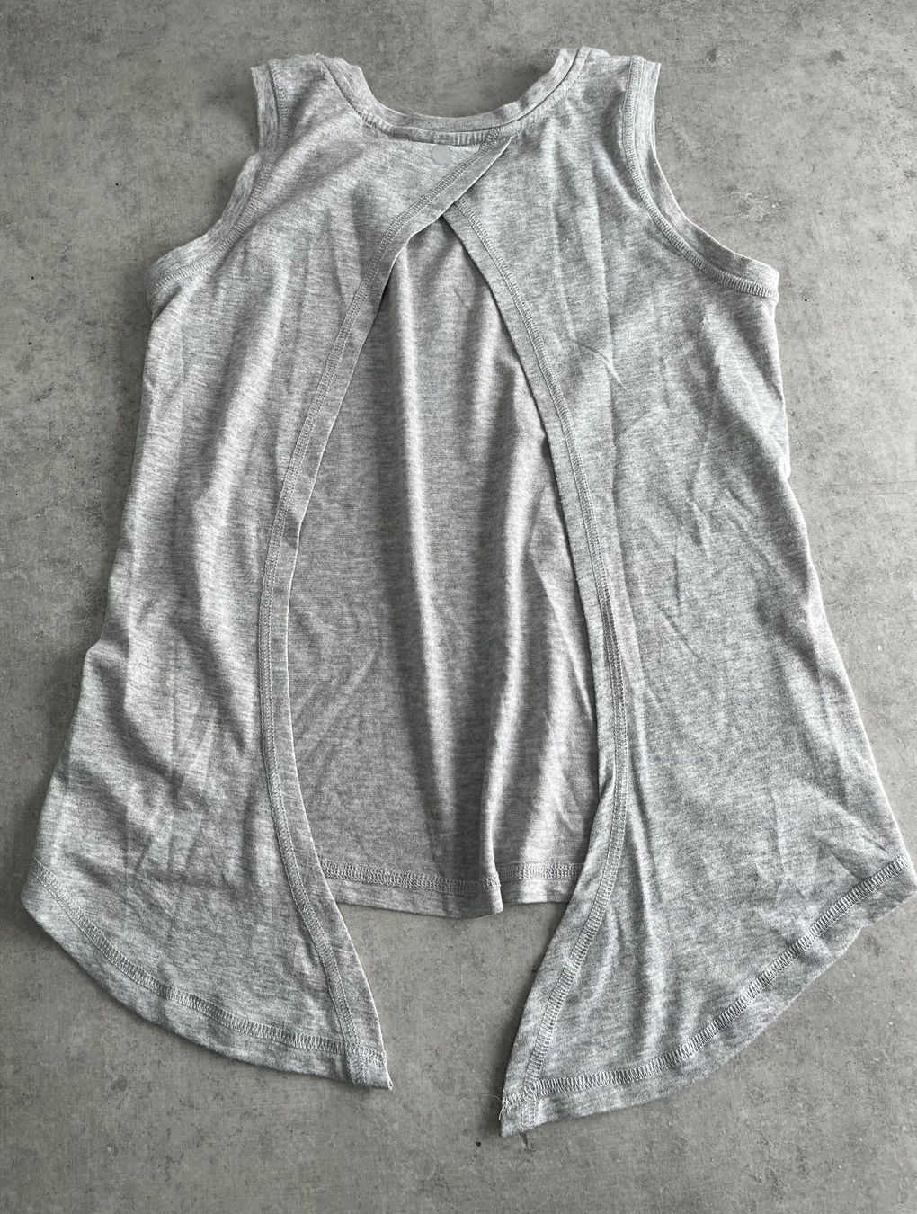 Lotti & Set di vestiti: Kleiderpaket 4 Shirts Gr. 122/128 – Usato da Zollikofen venduto da spunk65 9