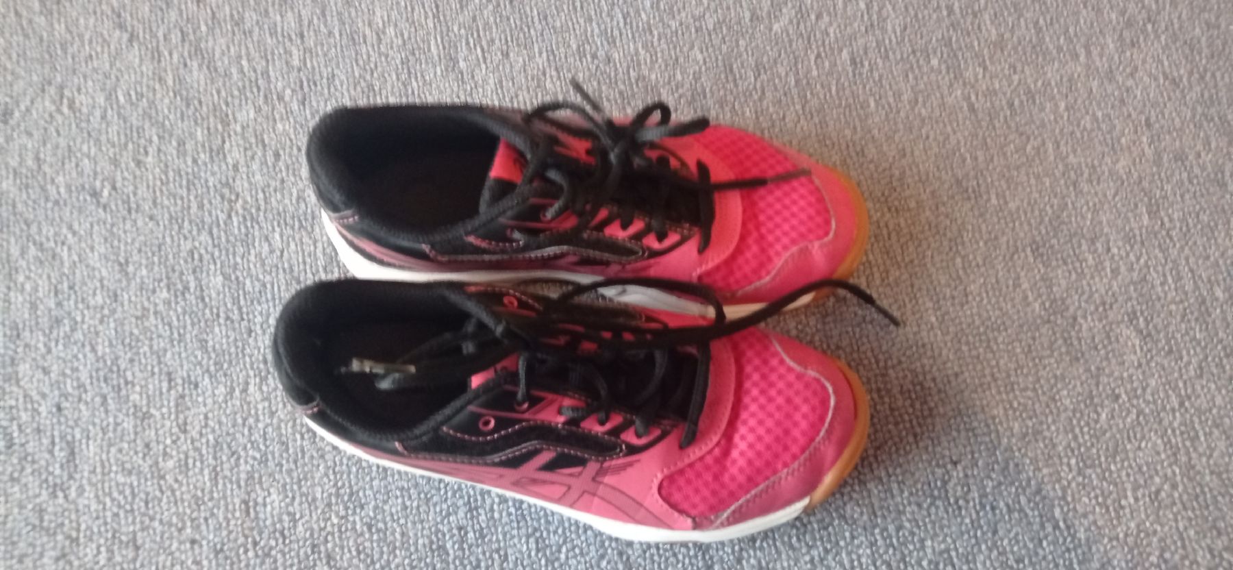 Asics Scarpe per ragazze: Hallenturnschuhe Asics 34.5 – Usato da Maienfeld venduto da Alpenblume12